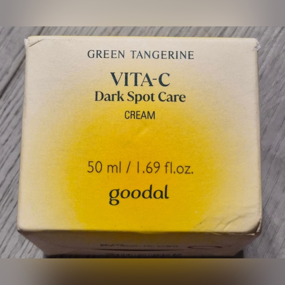 Green Tangerine Vita-C Dark Spot Care Cream - Yellow